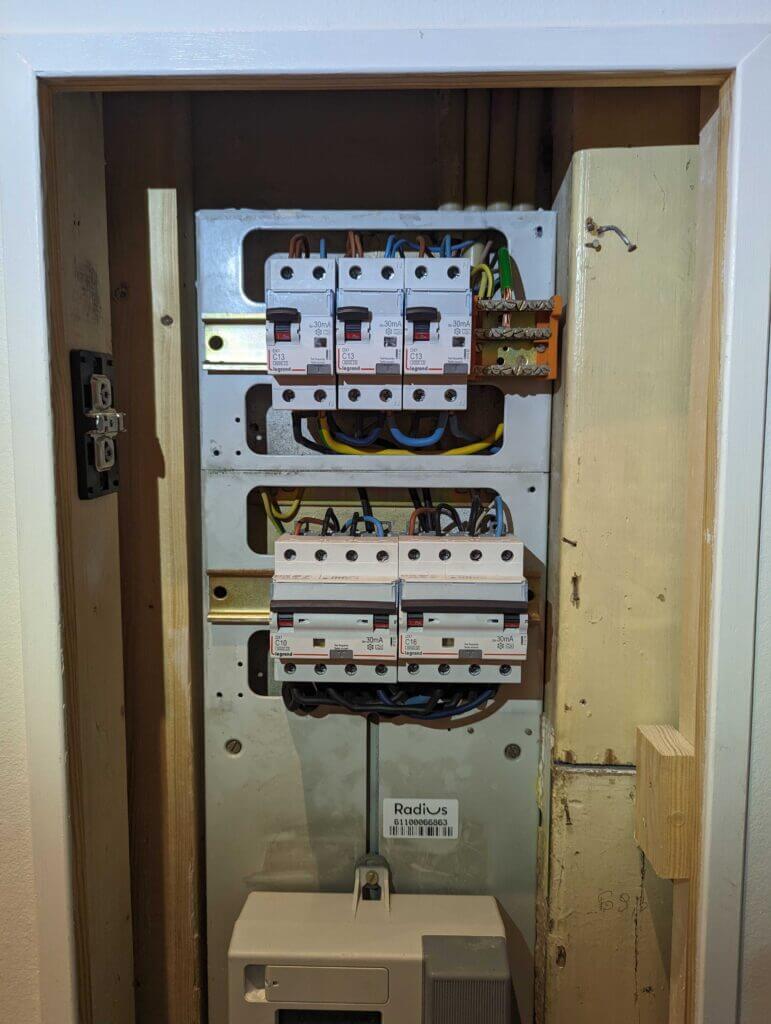 Real byg og service - entreprenør og elektrikerarbejde