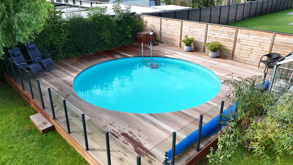 Real Byg & Service - Entreprenør i Kastrup- Pool og ny træterrasse - Entrepriseprojekter