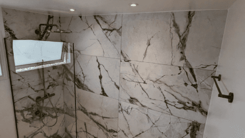 Real Byg & Service - Entreprenør i Kastrup - Luksus badeværelse - Entrepriseprojekter -Murerarbejde